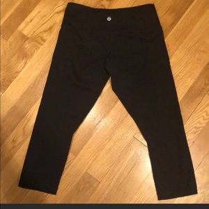 Lululemon size 6, luxtreme crop